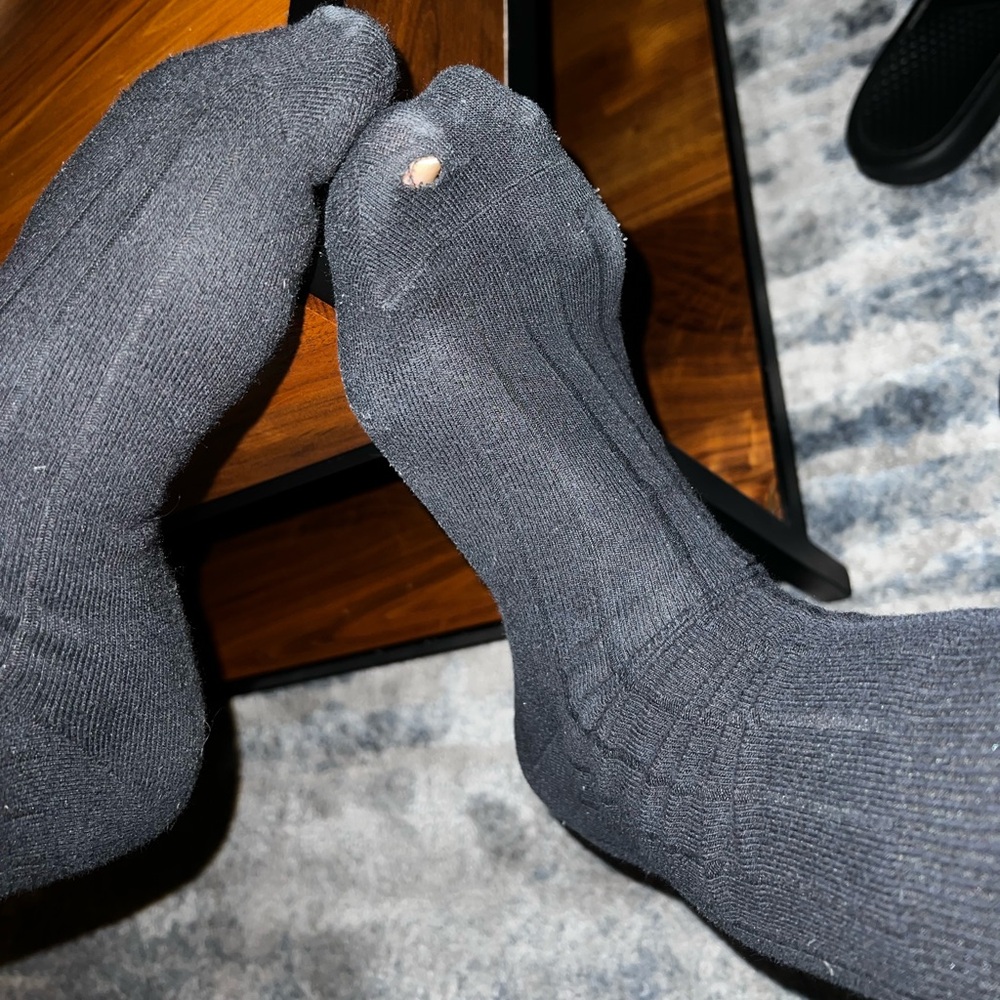 Used black socks with Nike slides - Picture 4 of 6